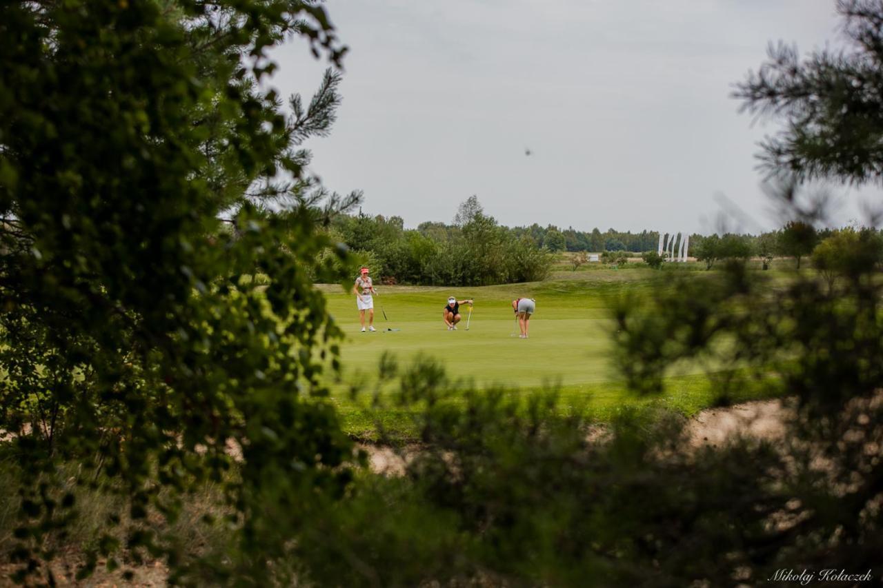 Golf Apartament W Sobieniach Sobienie Jeziory Ngoại thất bức ảnh