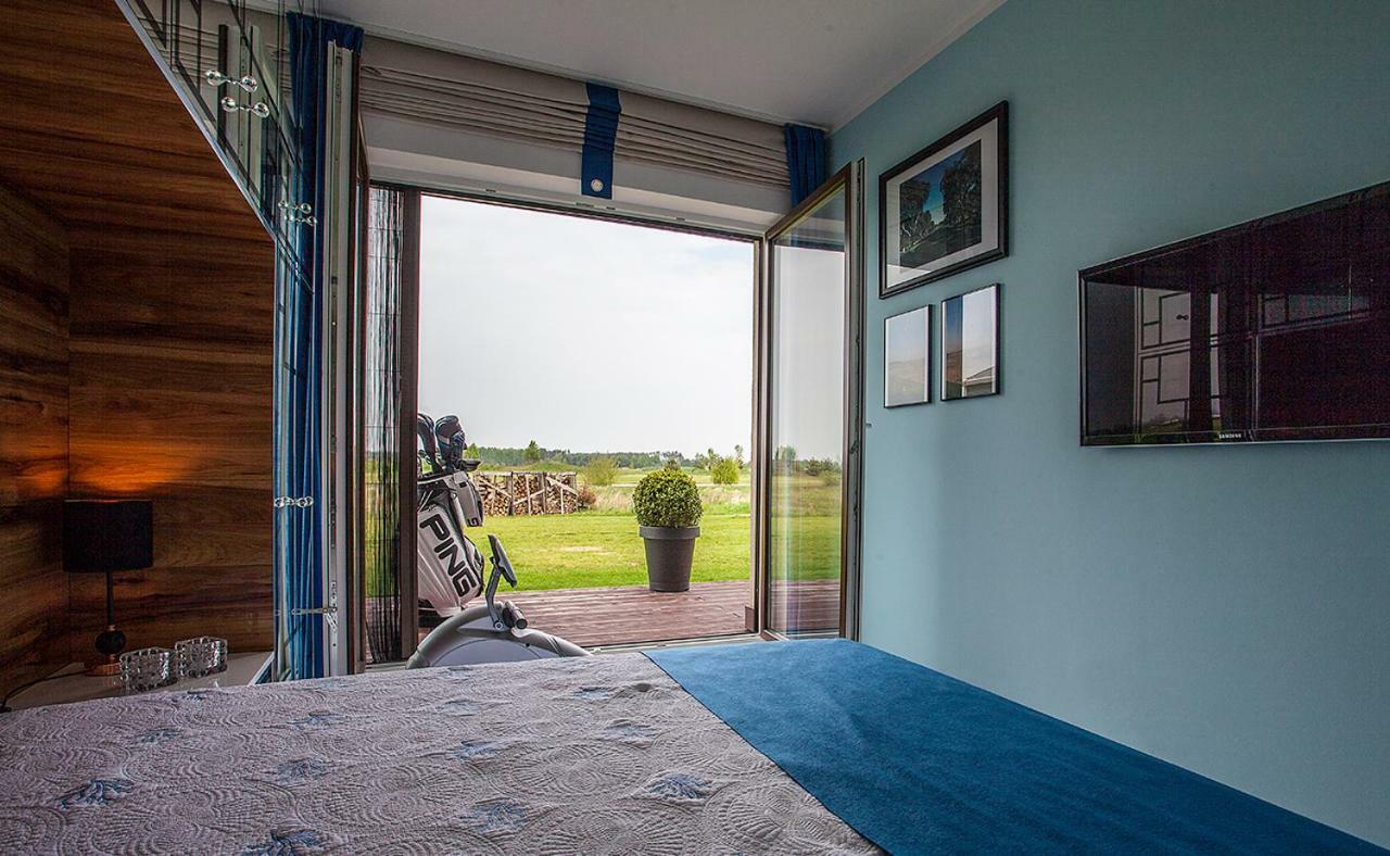 Golf Apartament W Sobieniach Sobienie Jeziory Ngoại thất bức ảnh